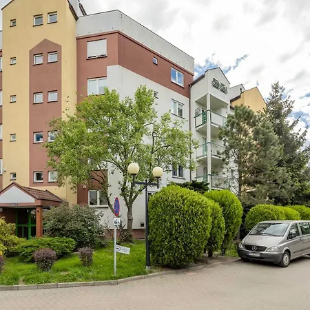 Spacious With 4 Bedrooms And Parking In Warsaw's Ochota By Nolegi Renters * Warsaw