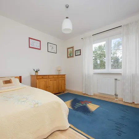 Spacious With 4 Bedrooms And Parking In Warsaw's Ochota By Nolegi Renters *