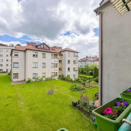 アパート Spacious With 4 Bedrooms And Parking In Warsaw's Ochota By Nolegi Renters