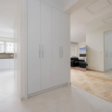 Spacious With 4 Bedrooms And Parking In Warsaw's Ochota By Nolegi Renters * Warsaw