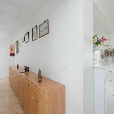 Spacious With 4 Bedrooms And Parking In Warsaw's Ochota By Nolegi Renters Apartment *