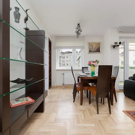 Apartment Spacious With 4 Bedrooms And Parking In Warsaw's Ochota By Nolegi Renters Warsaw