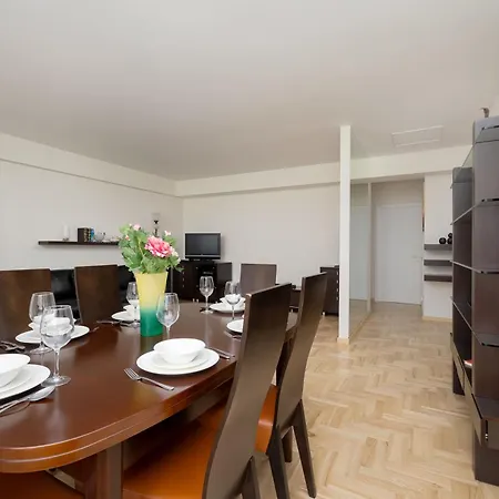 Spacious With 4 Bedrooms And Parking In Warsaw's Ochota By Nolegi Renters * Warsaw