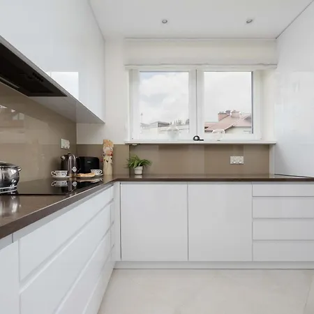 Apartment Spacious With 4 Bedrooms And Parking In Warsaw's Ochota By Nolegi Renters *