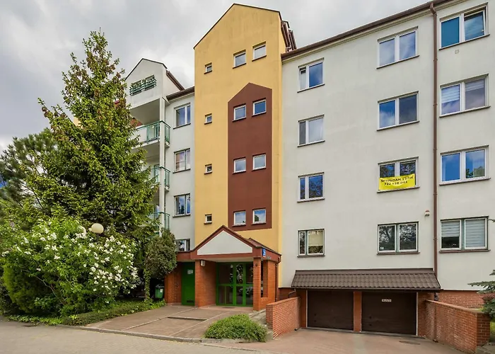 Spacious With 4 Bedrooms And Parking In Warsaw's Ochota By Nolegi Renters وارسو