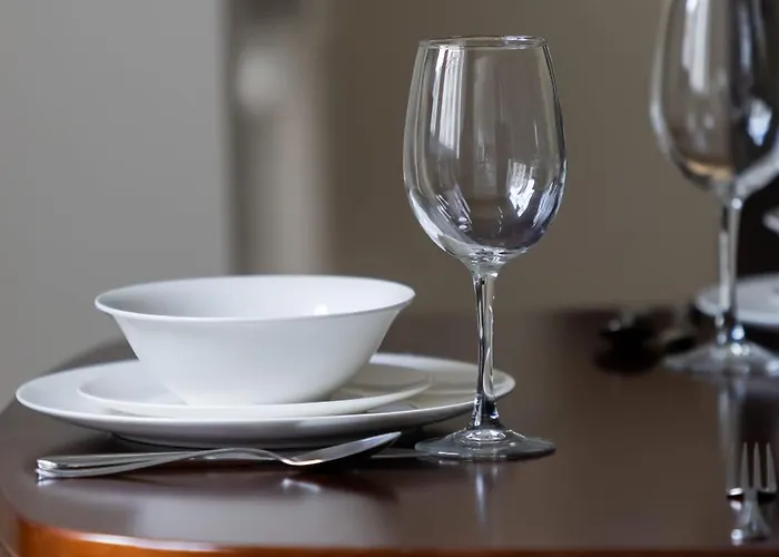 Spacious With 4 Bedrooms And Parking In Warsaw's Ochota By Nolegi Renters شقة وارسو