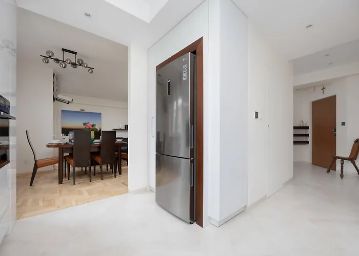شقة Spacious With 4 Bedrooms And Parking In Warsaw's Ochota By Nolegi Renters *