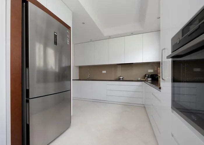 شقة Spacious With 4 Bedrooms And Parking In Warsaw's Ochota By Nolegi Renters *