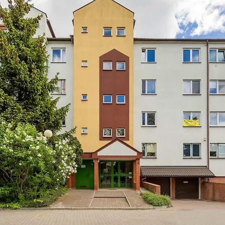 Spacious With 4 Bedrooms And Parking In Warsaw's Ochota By Nolegi Renters Varsovia