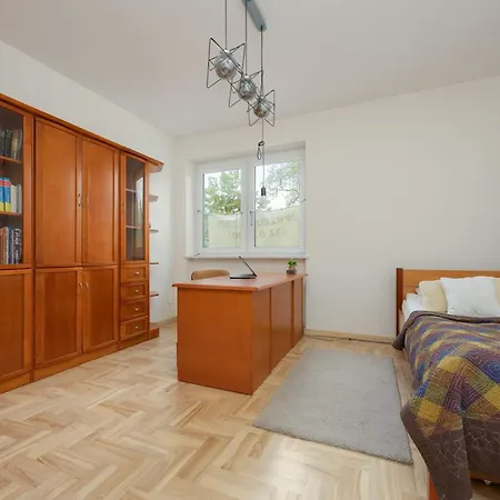 Spacious With 4 Bedrooms And Parking In Warsaw's Ochota By Nolegi Renters Apartamento